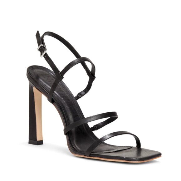 Inamorata Bayard Heel (Emily Ratajkowski) - Picture 1 of 3